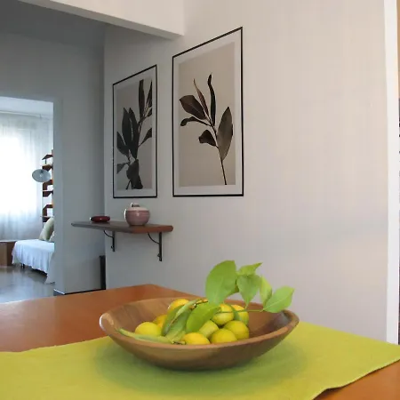 Lagoon View Apartment